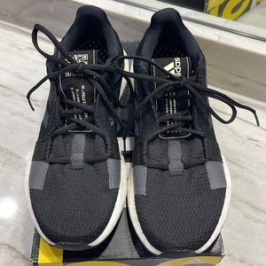 Men’s Adidas-Senseboost Go Size 8